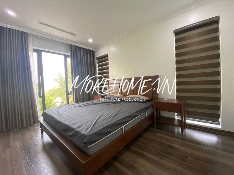 Giường ngủ gỗ tự nhiên có chân phong cách Địa Trung Hải kiểu dáng đơn giản, chiều cao phù hợp với kích thước của người trưởng thành, dễ dàng tiện lợi cho quá trình dọn dẹp vệ sinh, thẩm mỹ mang lại cao
